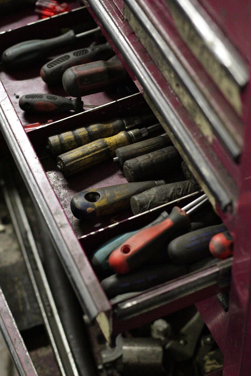 about-us tool, work, car, craft, automobile, car wallpapers, mechanic, vehicle, workshop, mechanics, oily, metal, repair